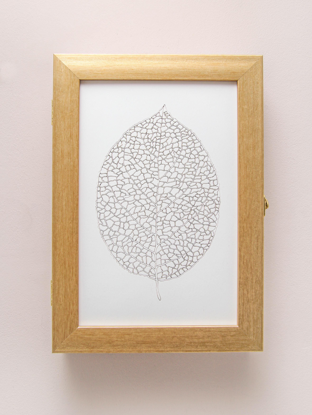 Ключница настенная "Прованс" 34*24*7см, из массива дерева с резной дверцей