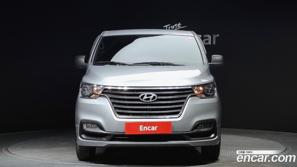 Hyundai The New Grand Starex Van 3-х местный (05.2020)