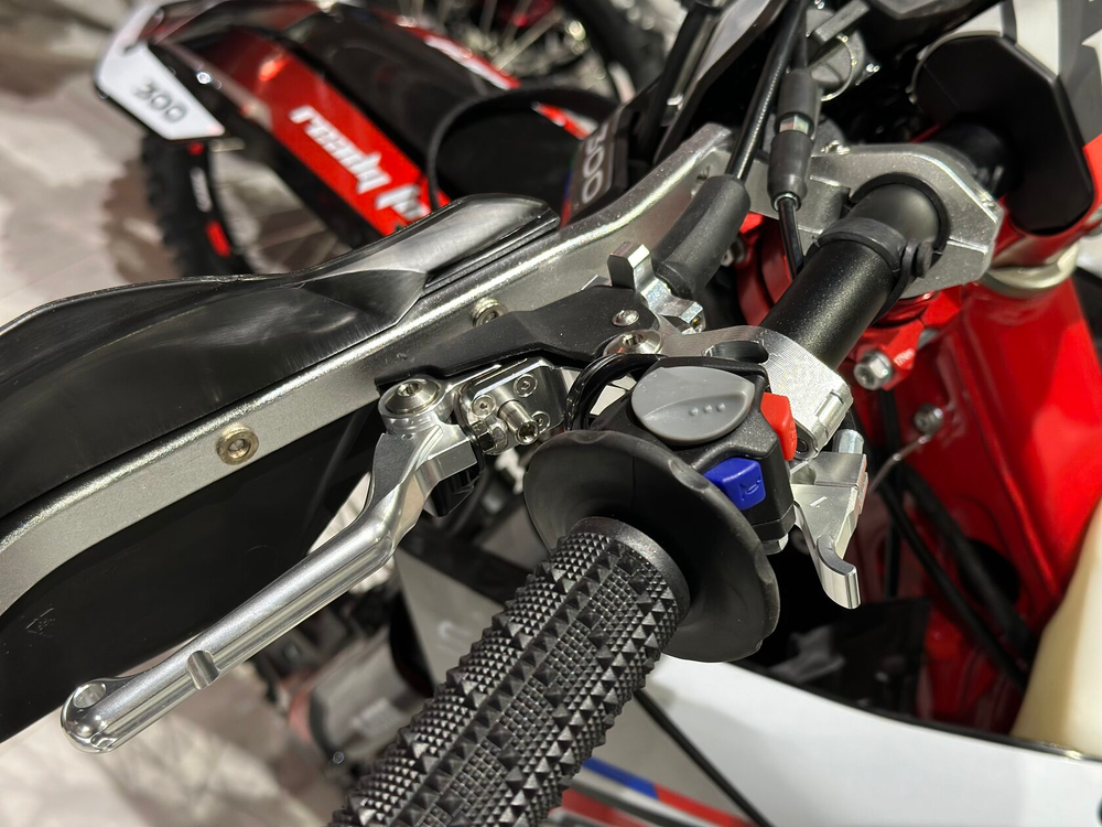 Мотоцикл AJERRA SAGAI CB300RL 4 valve