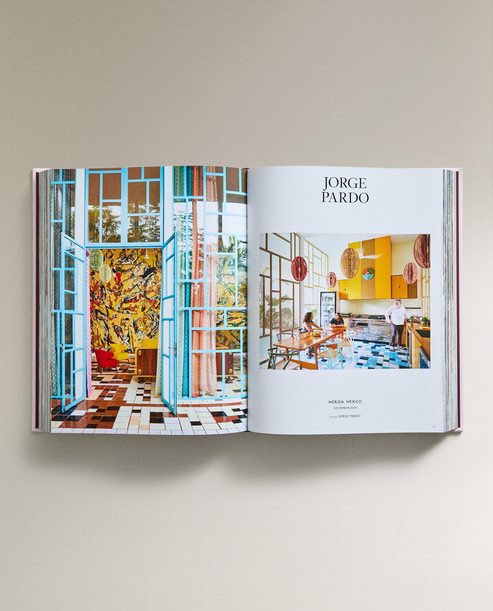AD at Home. Альбом интерьеров Architectural Digest (на английском языке)