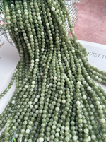 Нить бусин из тонированного кварца 6мм, гладкие