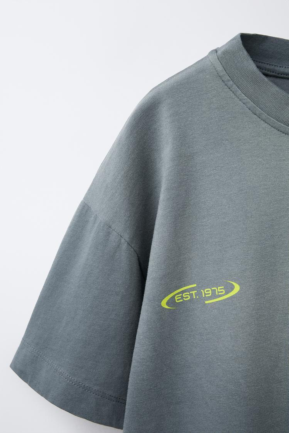 ZARA ФУТБОЛКА С НАДПИСЬЮ И ПРИНТОМ ТАЙ-ДАЙ, СЕРО-СИНИЙ