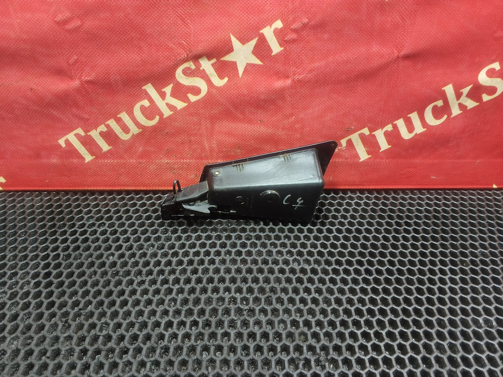 Ручка двери внутренняя правая 2022г.