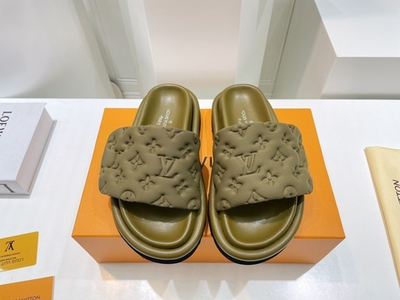 Louis Vuitton Pool Pillow Comfort Mule