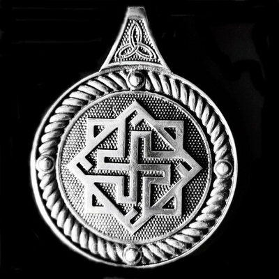 Валькирия - славянский оберег. Усиливает потенциал владельца, защищает его от врагов. Материал пьютер. Диаметр 3см