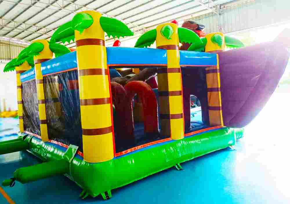 Надувной батут для бизнеса "Корабль Пирата",  размер 7.8х5.5х4.3