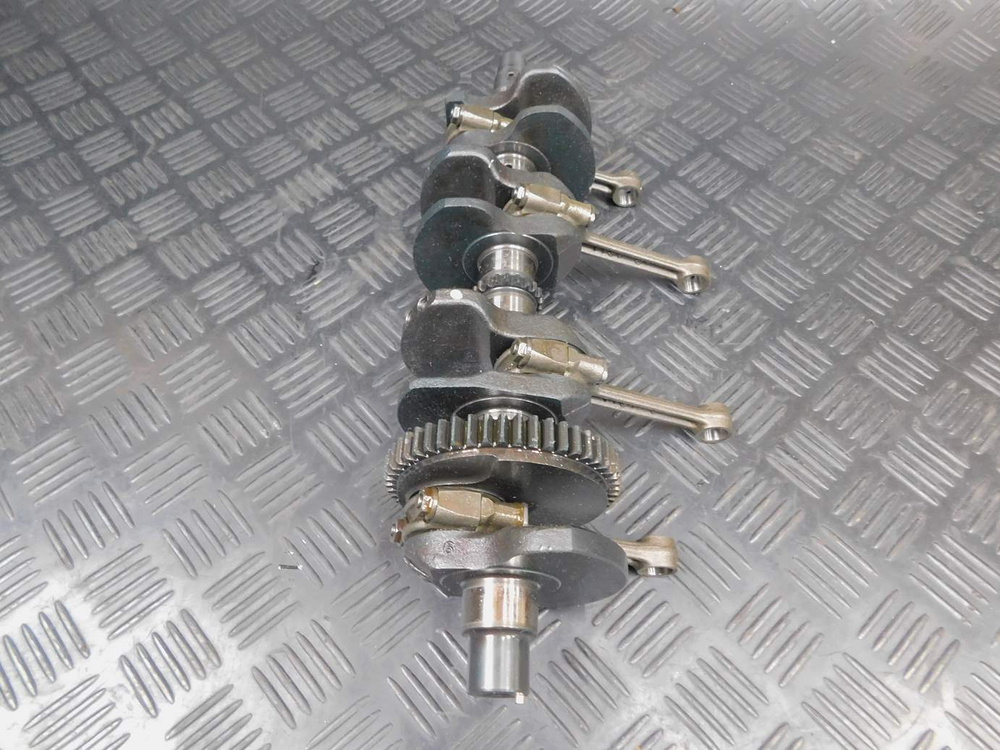 Коленвал Kawasaki ZZR 400 98 (с шатунами) 053013