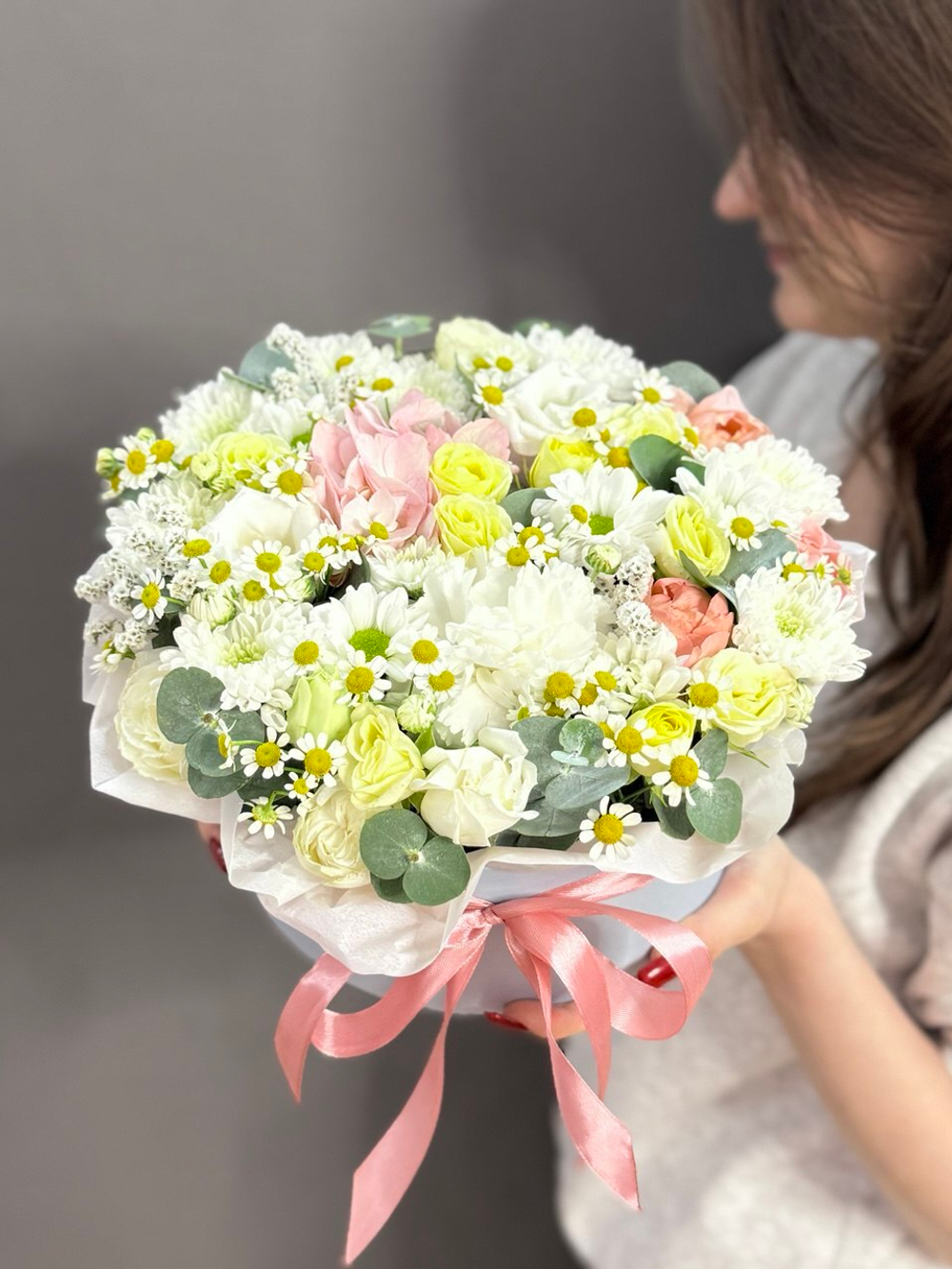 Композиция-шайба с ромашками