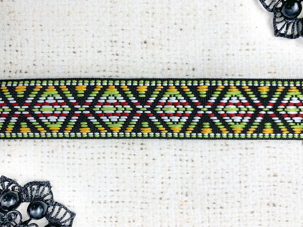 Тесьма жаккард, ш. 2,5 см (НАРЕЗКА)