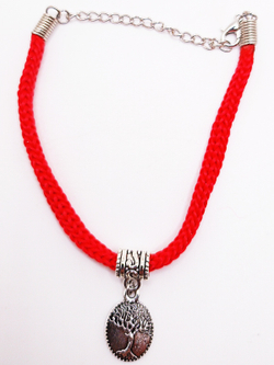 Красная нить от сглаза. Древо жизни