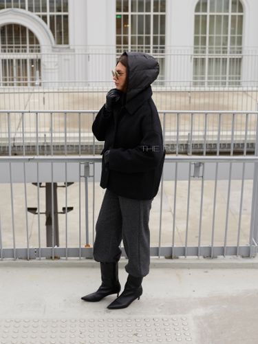 Черное пальто-пиджак с утепленным жилетом