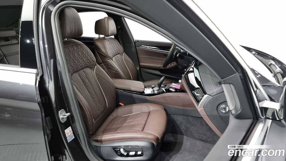 BMW 5 Series (G30) 530e M Sports (10.2021)