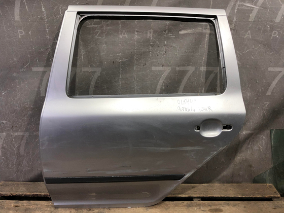 Дверь задняя левая Универсал Skoda Octavia 2 (A5) 04-13 Б/У Оригинал 1Z9833311