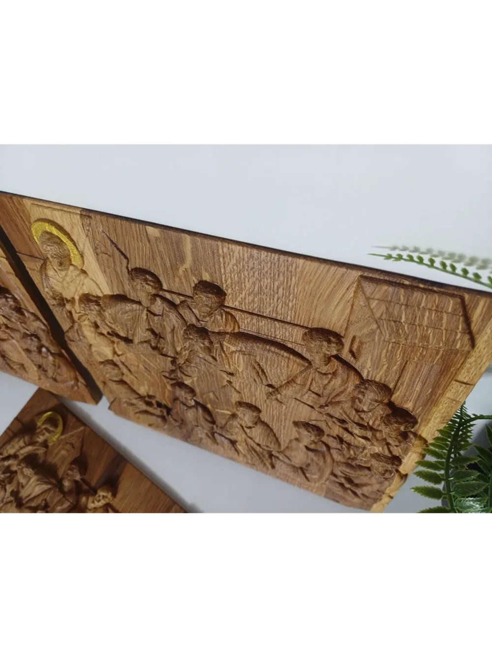 Освященная Икона «Тайная вечеря» резная из дуба 25*28,5 см