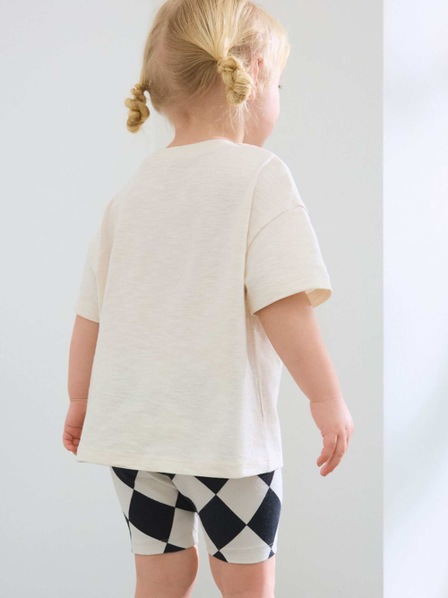 Футболка и шорты-ленигсы в комплекте для девочки Next AD5-487, Молочный, Белый, Черный