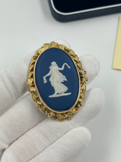 Брошь Wedgwood
