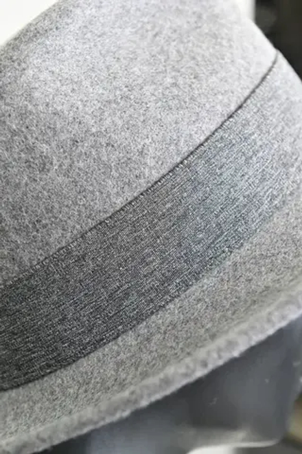 Шляпа фетровая