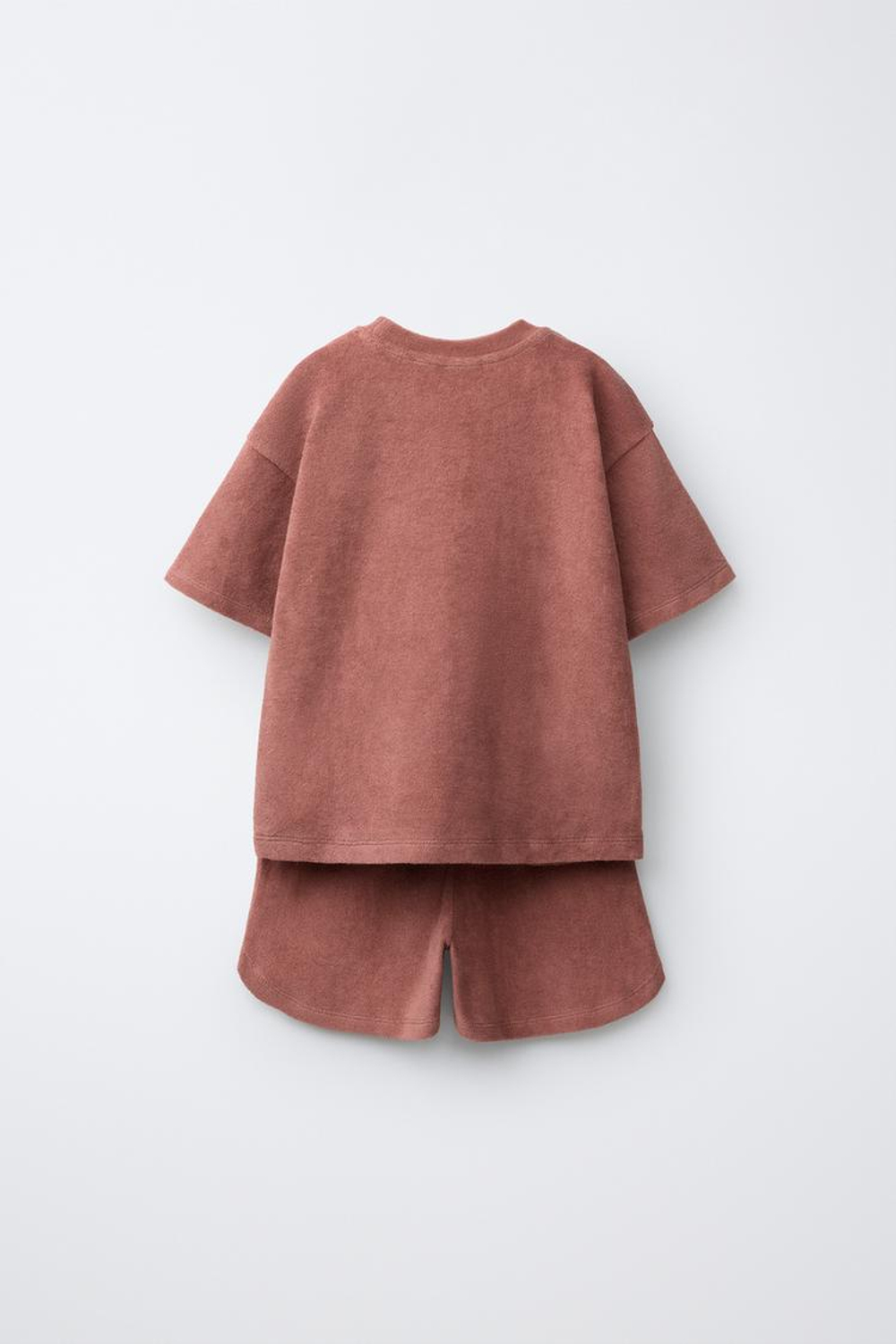 ZARA КОМПЛЕКТ ИЗ ФУТБОЛКИ С КАРМАНОМ И ШОРТОВ ИЗ МАХРОВОЙ ТКАНИ, МЕДНЫЙ