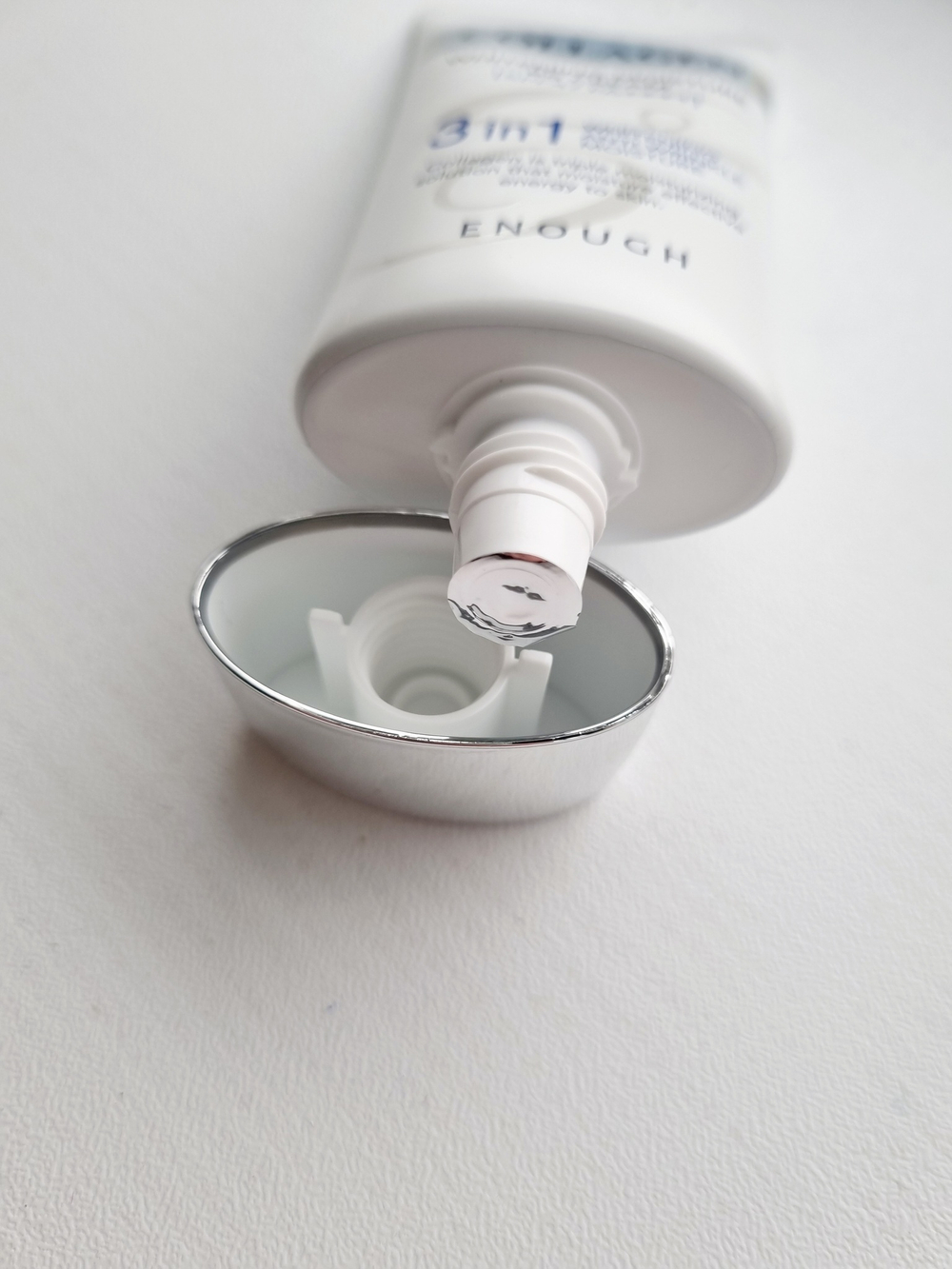 Enough Collagen 3 in1 Whitening Moisture BB крем с морским коллагеном SPF47 PA+++ 50г