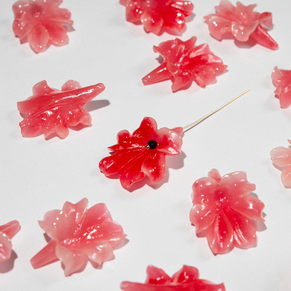 Подвеска резная "Лилия", 30,5*23мм, коралловая пудра