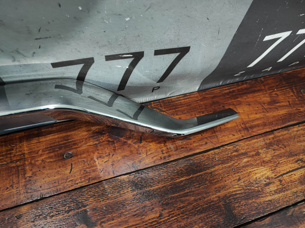 Накладка крышки багажника Geely Tugella 19-нв Б/У Оригинал 5062040200