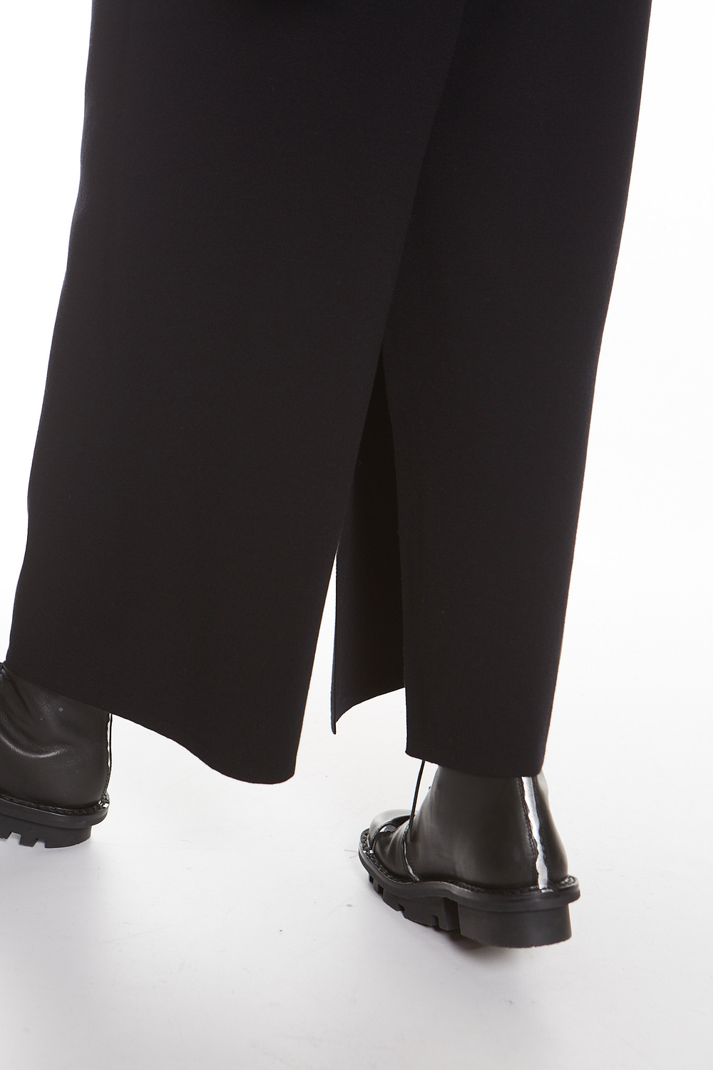 БРЮКИ С РАЗРЕЗАМИ