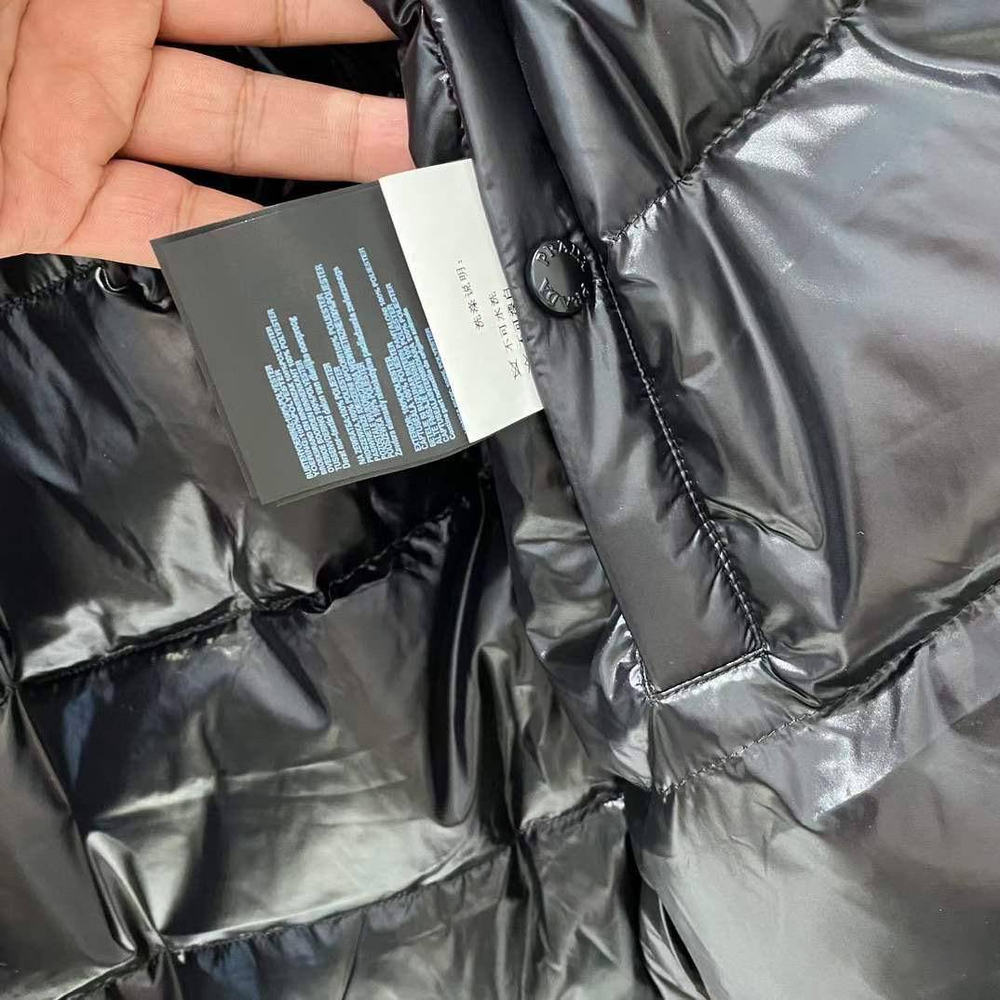 Двухсторонний пуховик Prada