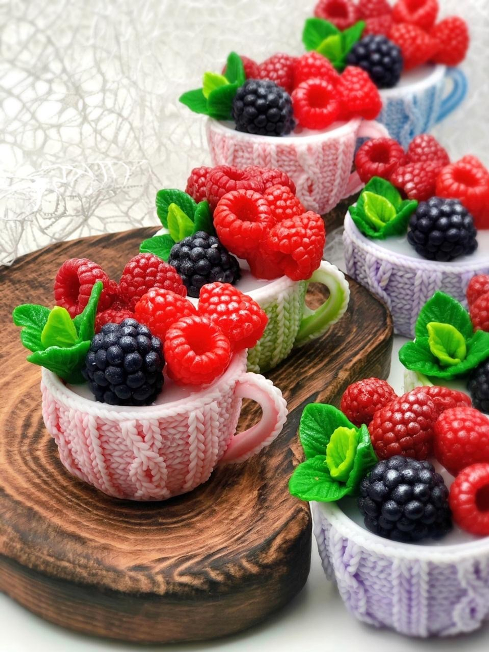 Подарочное мыло чашка с ягодками Magic Benefit Soap