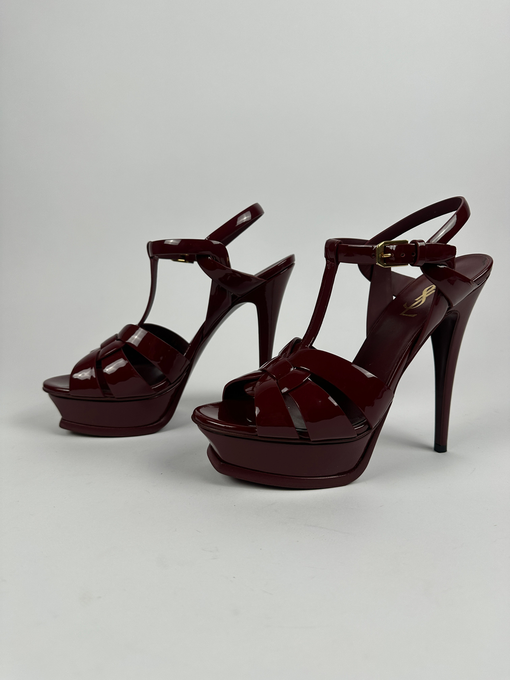 Босоножки Saint Laurent Tribute