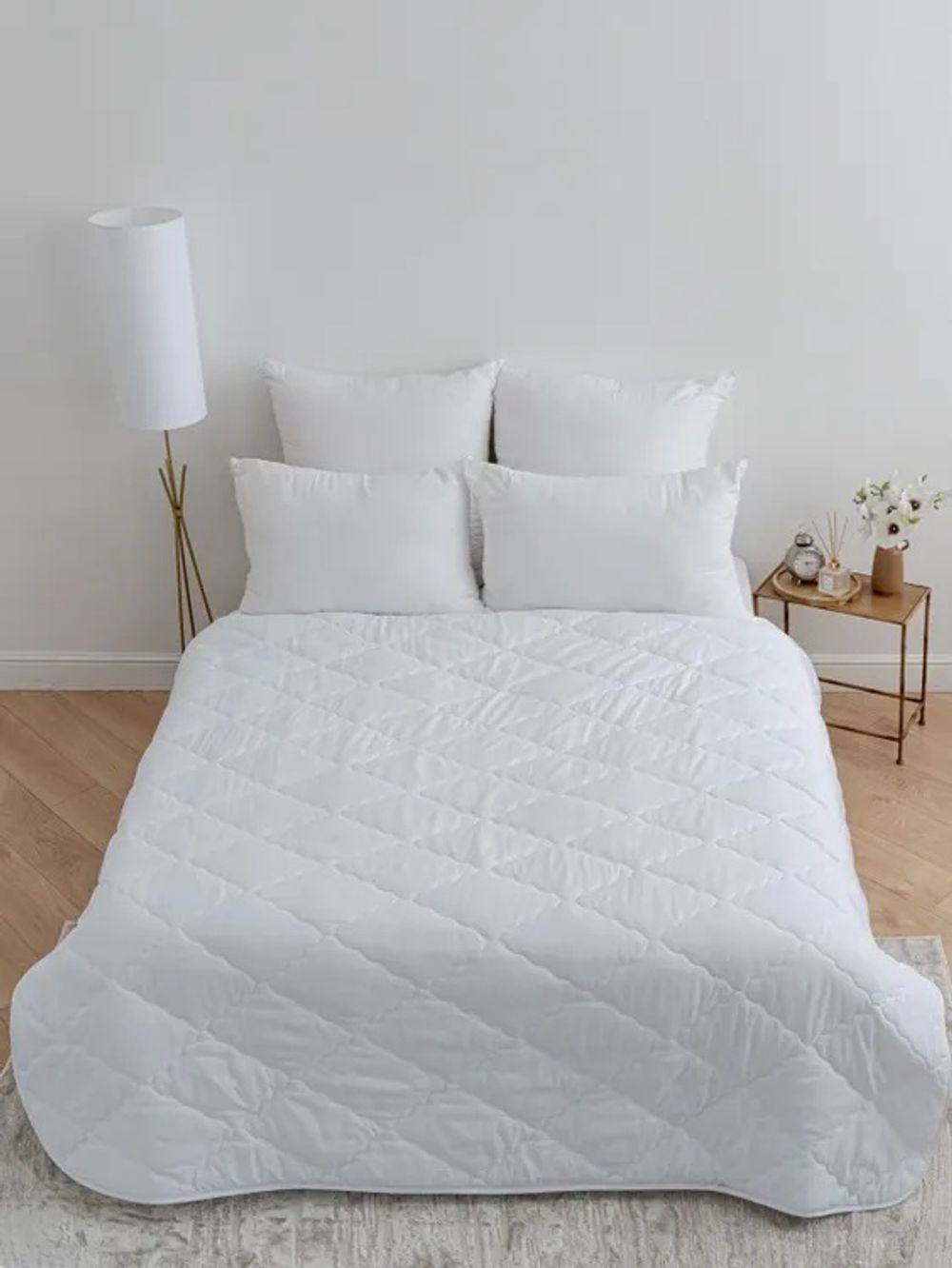 Одеяло всесезонное окантованное, Евро (220*205), микрофибра (150 г/м2)