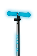 Самокат Maxi Micro Deluxe Glow Plus (светящийся) LED синий кристалл