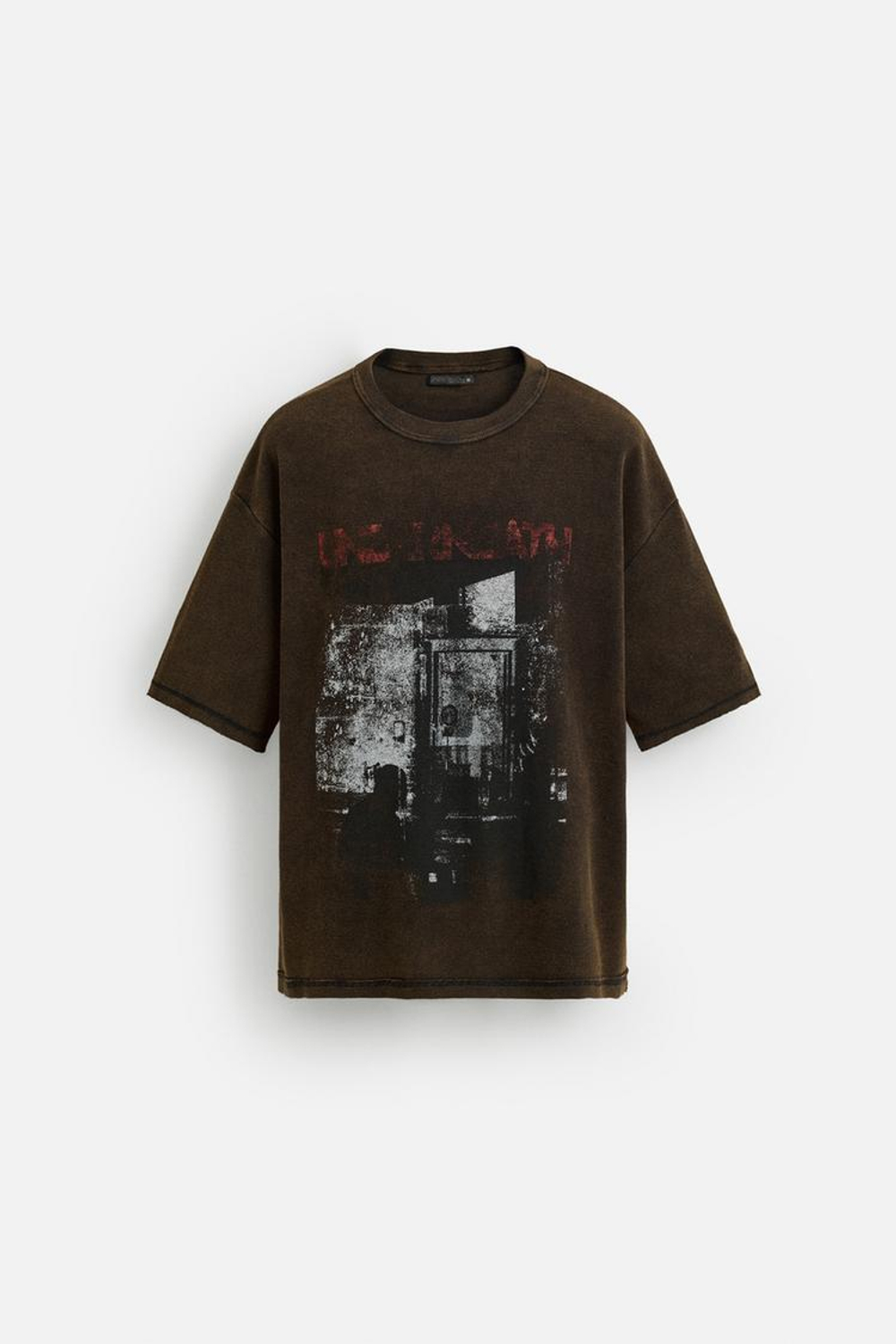 ZARA ТРИКОТАЖНАЯ ФУТБОЛКА С ПРИНТОМ И ЭФФЕКТОМ ПОТЕРТ, ЧЕРНЫЙ