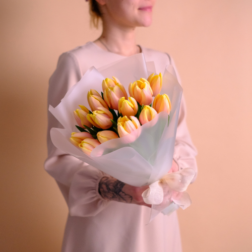 Купить Букет 15 персиковых тюльпанов Манго Шарм #801