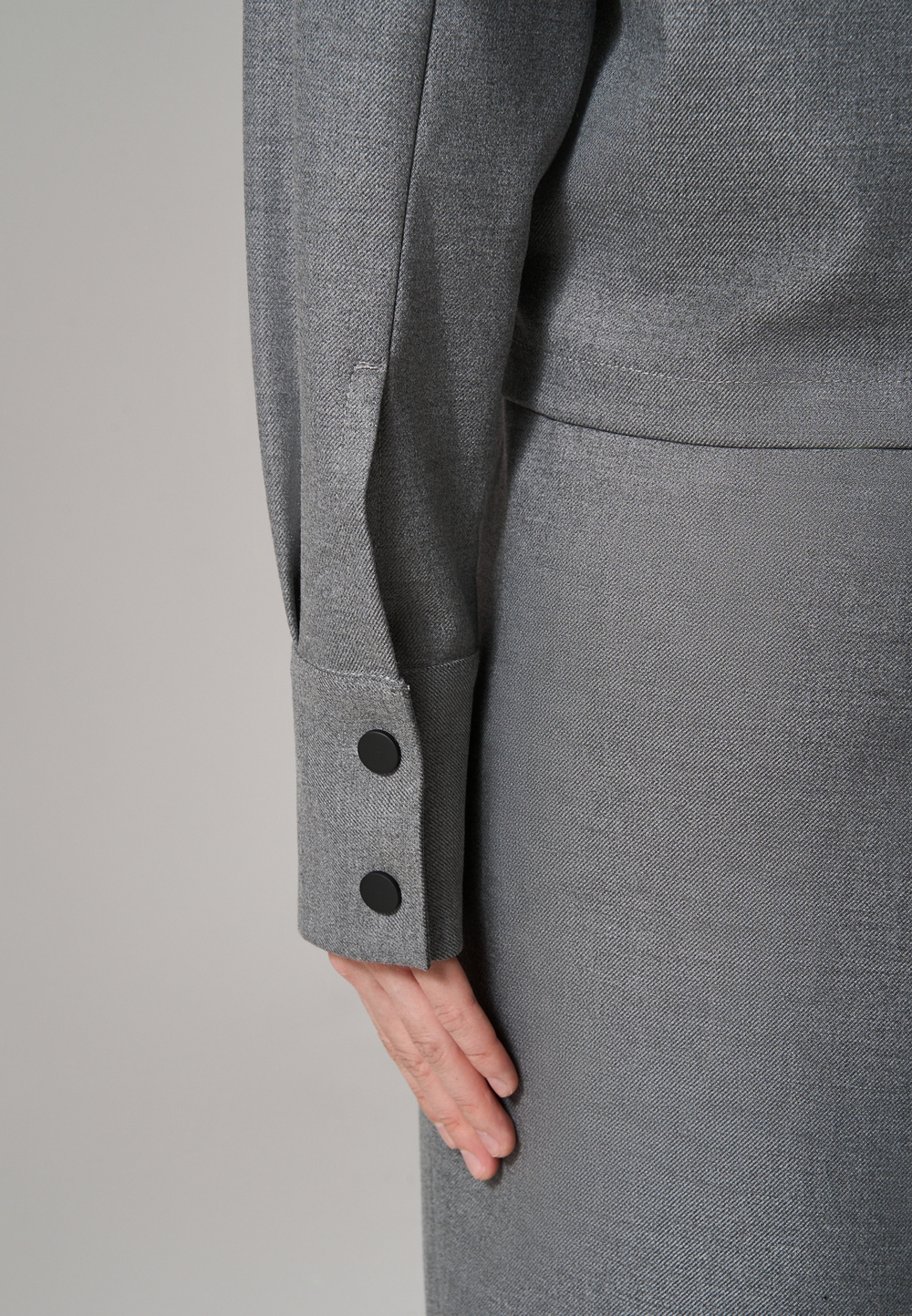 Рубашка-жакет укороченная серая