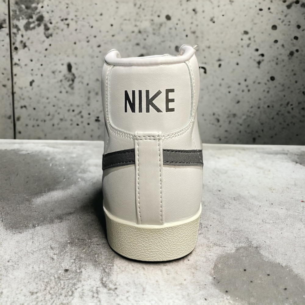 Nike Blazer Mid • White/black