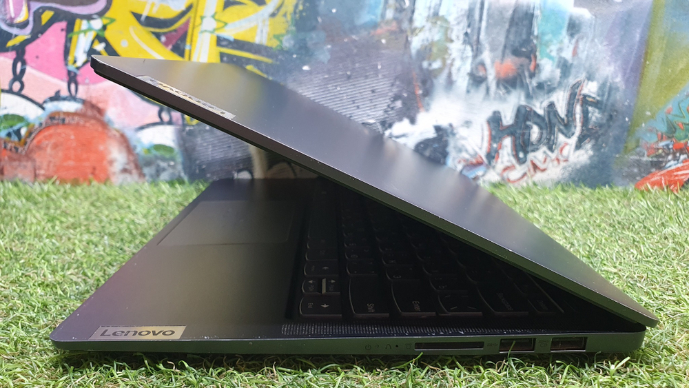 Ультрабук Lenovo Ryzen 5/16Gb/2K