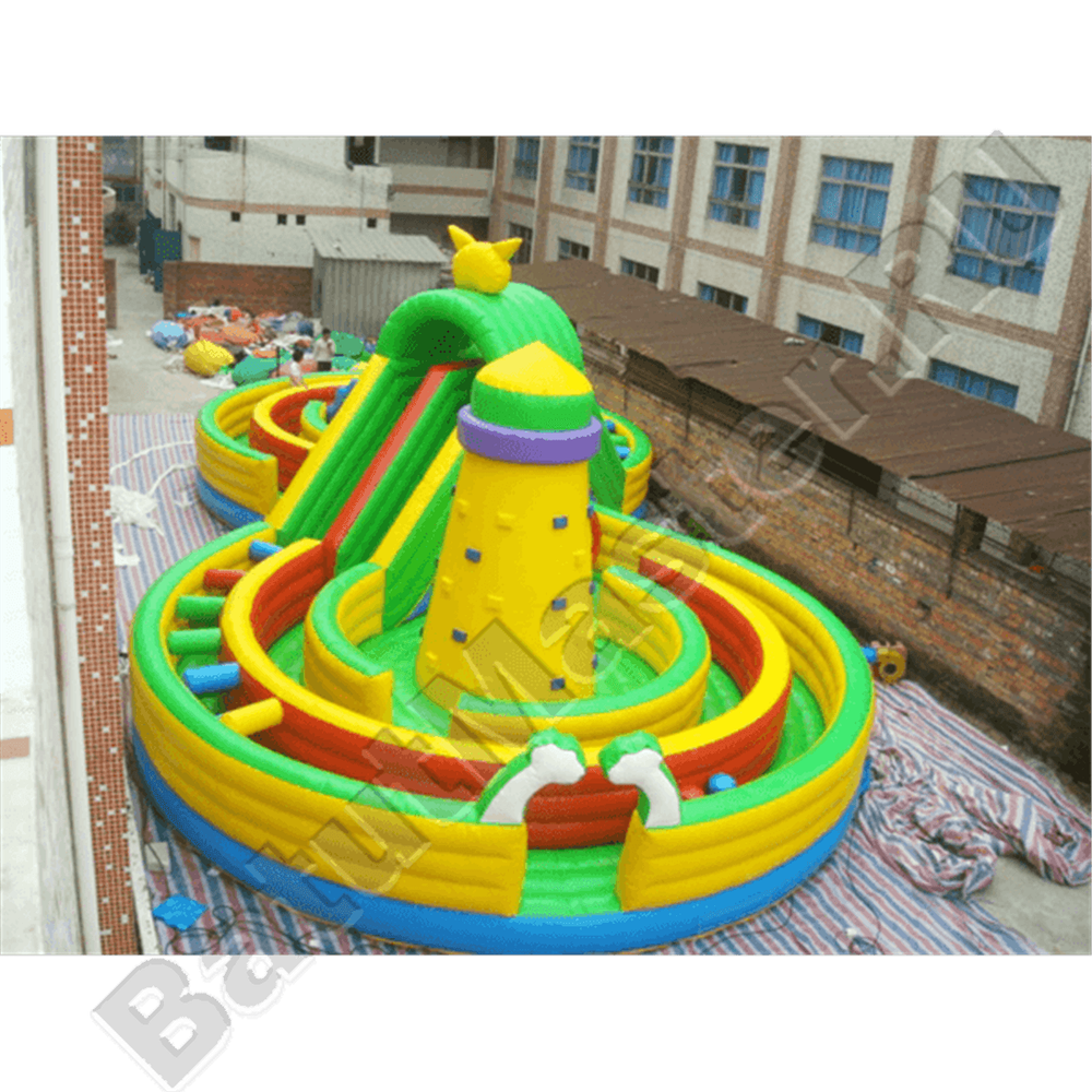 Надувная полоса препятствий "Мощный лабиринт" 20*10*6 м