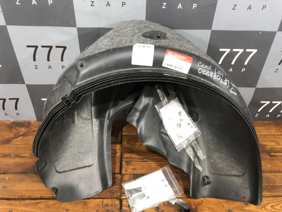 Подкрылок задний правый Kia Ceed 2 Новый Оригинал R8460A2003