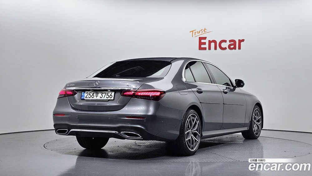 Mercedes-Benz E-Class W213 E220d 4MATIC AMG Line (09.2021)
