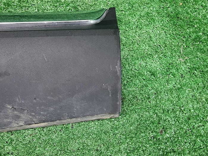 Накладка двери передняя правая Hongqi HS5 (19-нв)