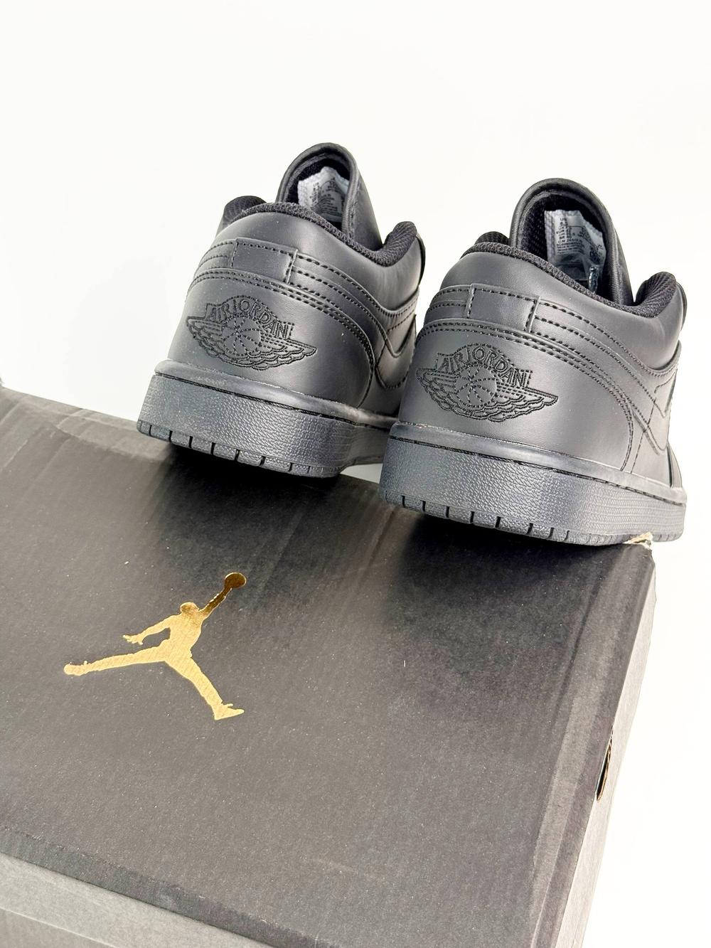 Кроссовки Nike Air Jordan 1 Low #B155 (черн.)