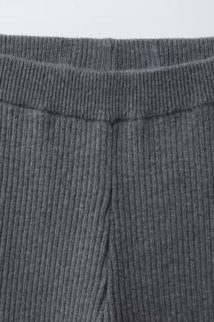 ZARA ТРИКОТАЖНЫЕ БРЮКИ С ВОЛАНАМИ, СЕРЫЙ МЕЛАНЖ