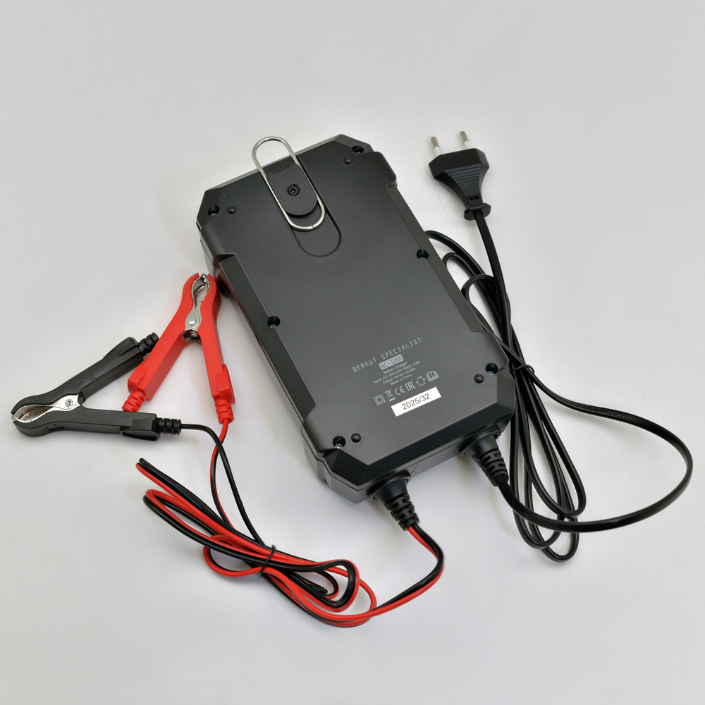 Автоматическое зарядное устройство BERKUT Specialist BC-08A