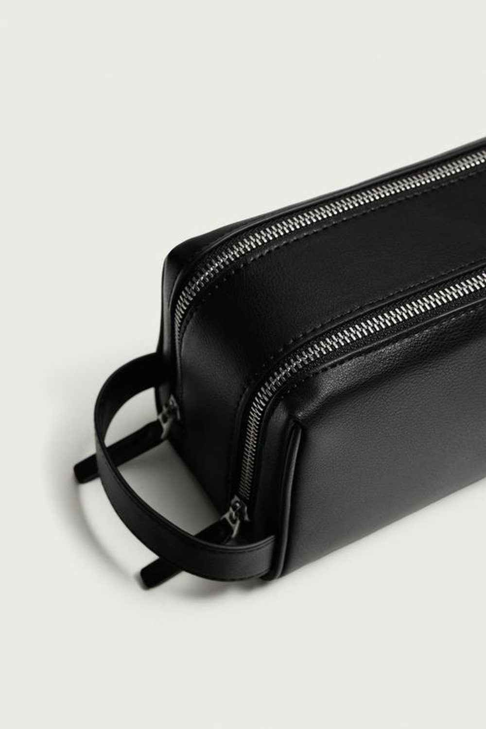 ZARA ОДНОТОННЫЙ НЕСЕССЕР, ЧЕРНЫЙ