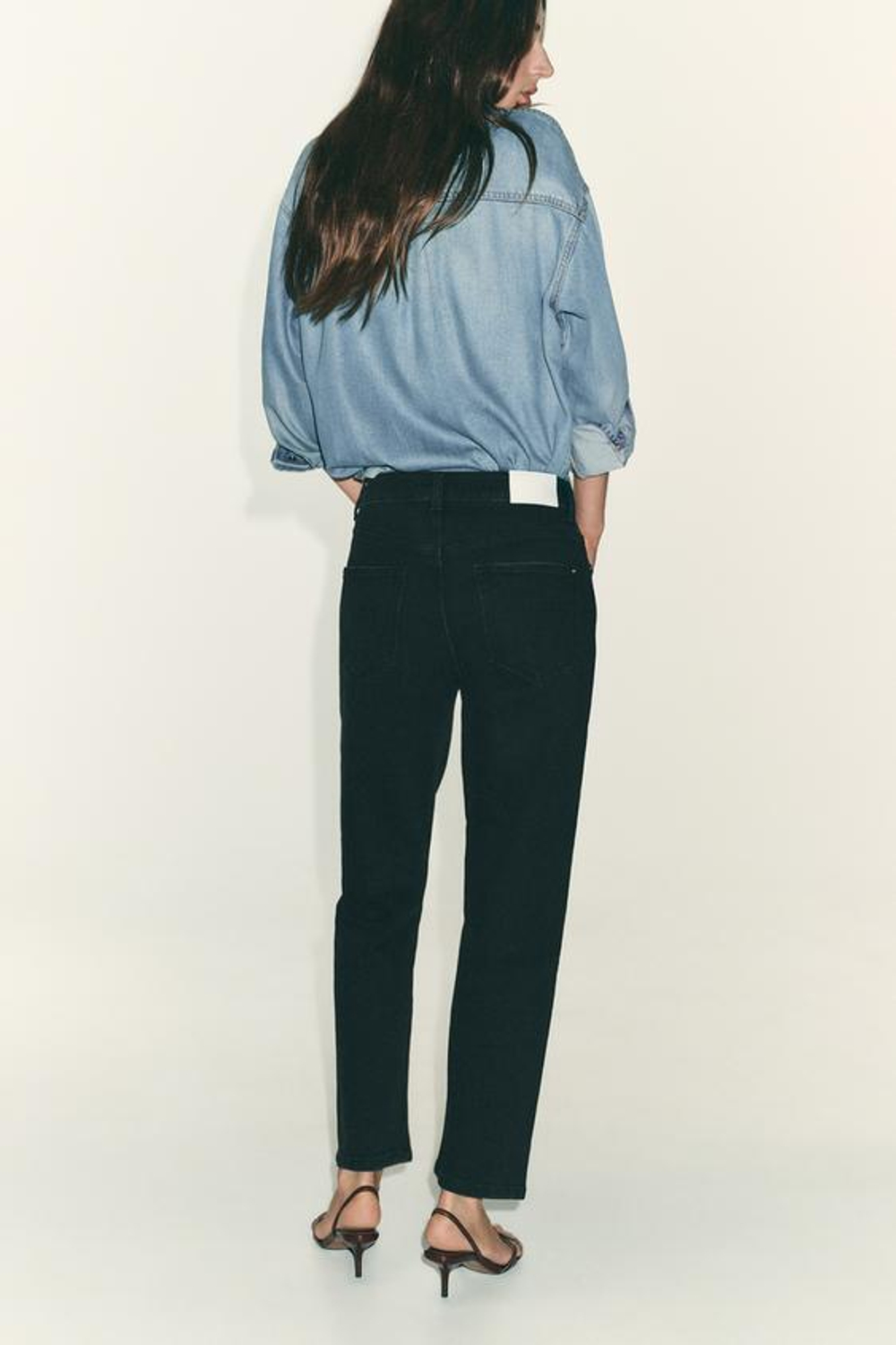 ZARA ДЖИНСЫ MOM FIT COMFORT Z.01 С ВЫСОКОЙ ПОСАДКОЙ, ЧЕРНЫЙ