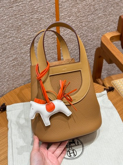 Hermes In The Loop 18 cm