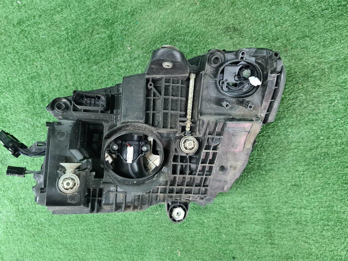 Фара правая Mercedes C w205 (2018-2023) LED