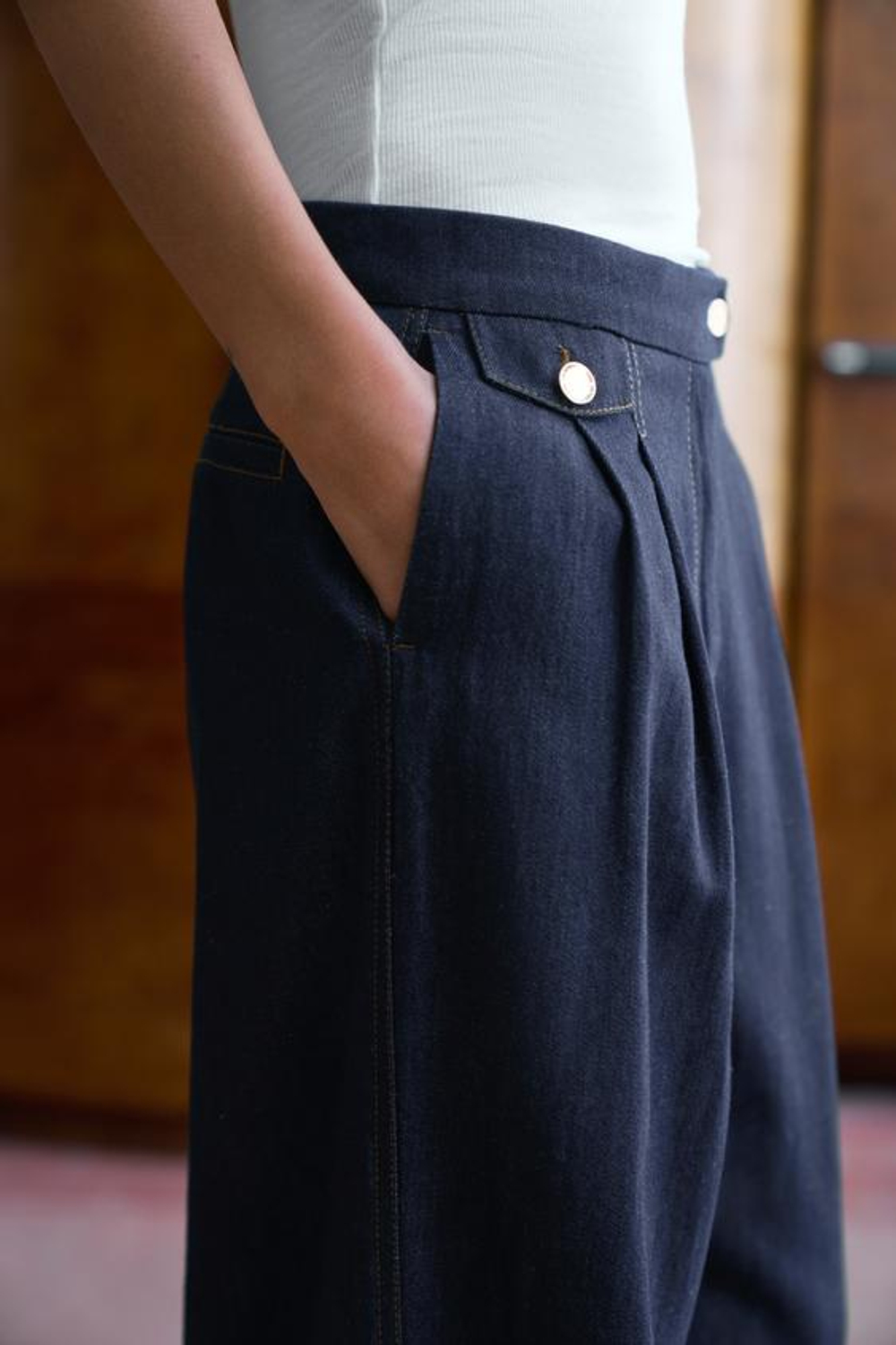 ZARA ШИРОКИЕ БРЮКИ С ЗАЩИПАМИ, СИНИЙ