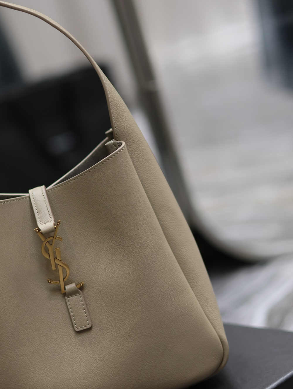 Saint Laurent Small Le 5 A 7 23 cm