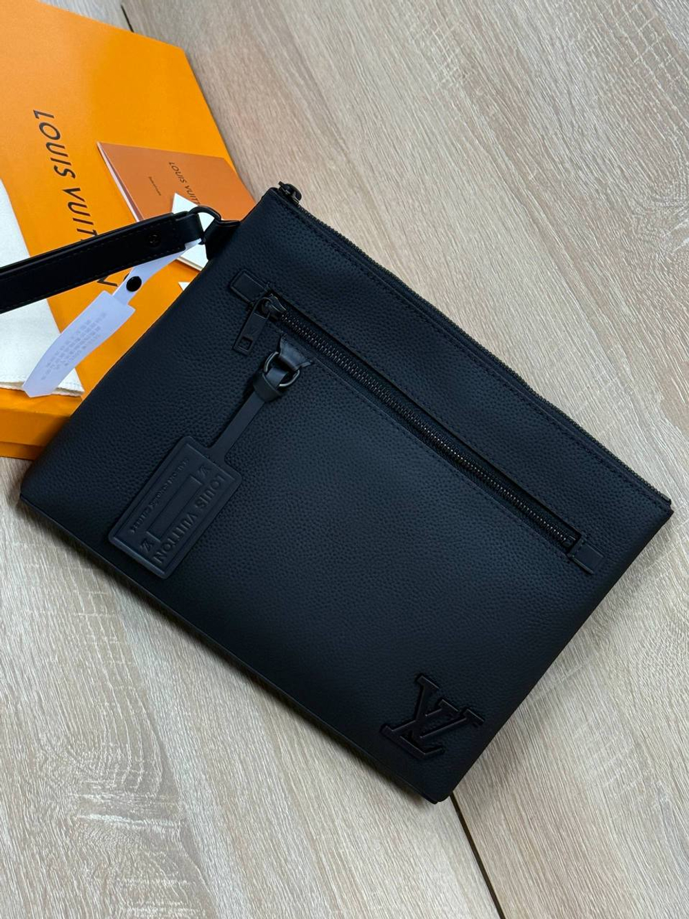 Клатч Louis Vuitton